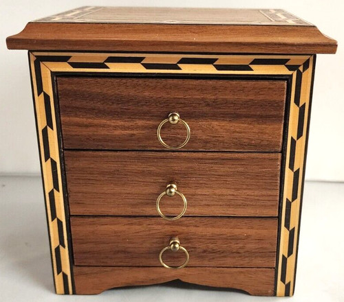 Small chest drawers - w/, /